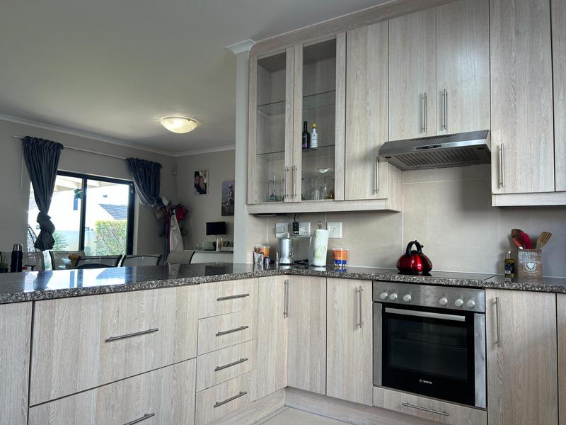 3 Bedroom Property for Sale in Sunningdale Western Cape
